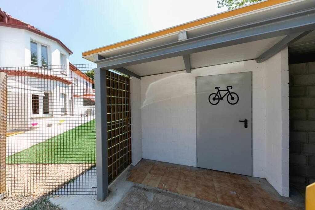 Newly Renovated Room W Pool Y Bikeparking Gerona Buitenkant foto